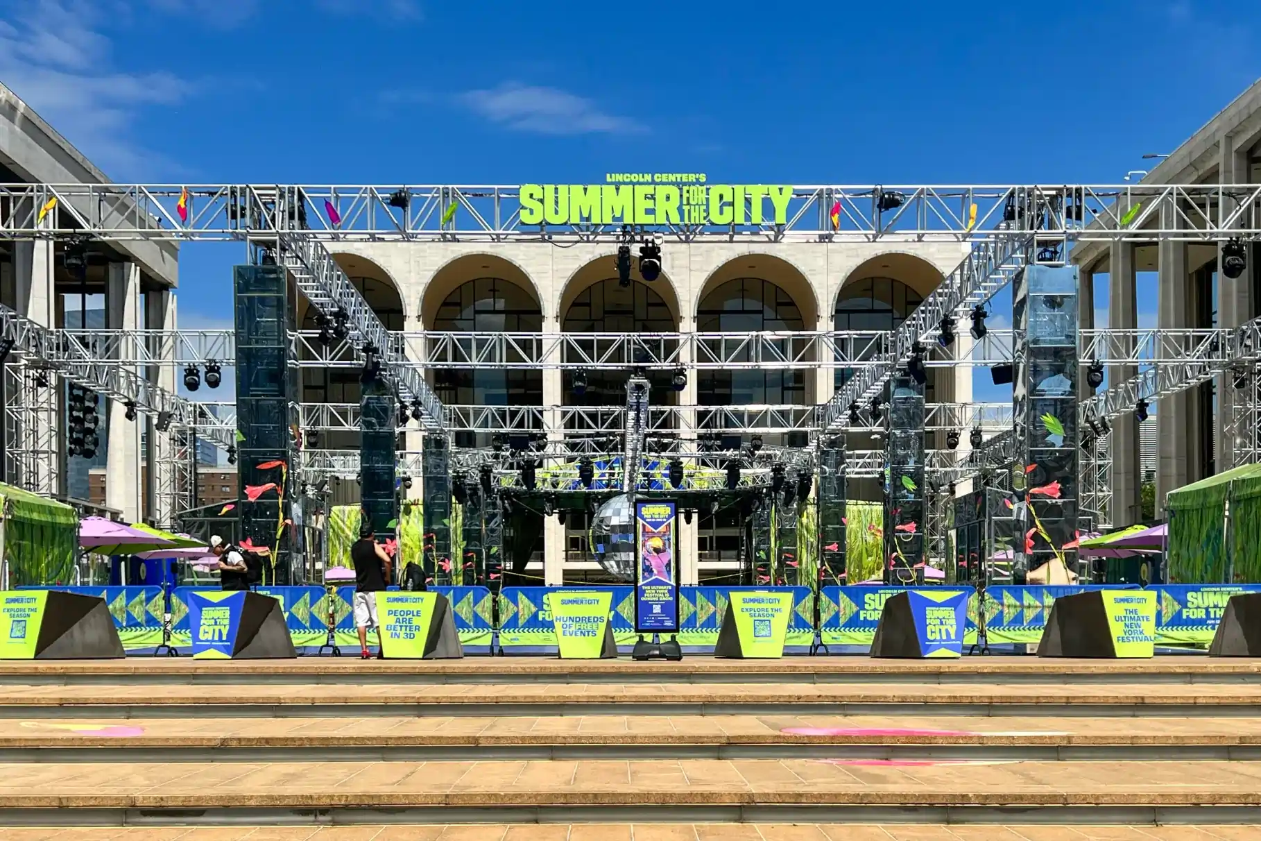 outdoor-stage-graphics-tents-05